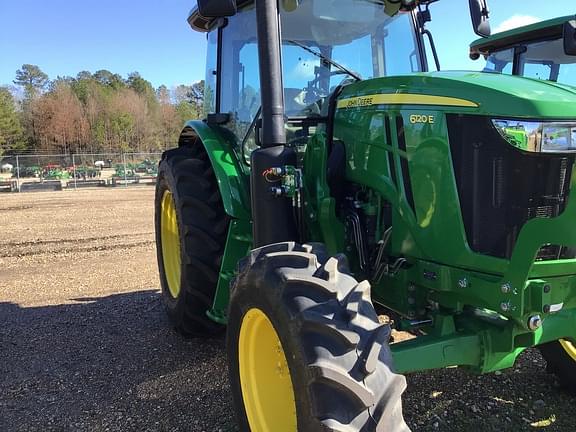 Image of John Deere 6120E equipment image 3