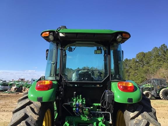 Image of John Deere 6120E equipment image 3