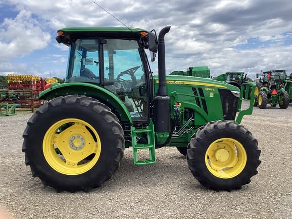 Image of John Deere 6120E equipment image 4
