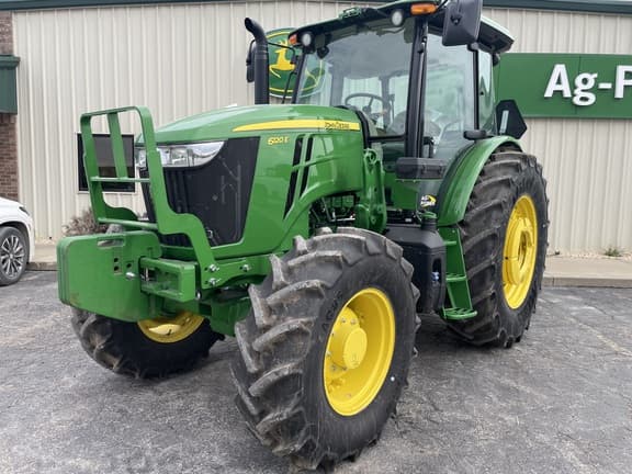 Image of John Deere 6120E equipment image 1