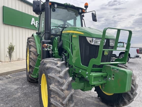 Image of John Deere 6120E equipment image 2