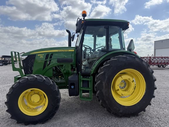 Image of John Deere 6120E equipment image 1