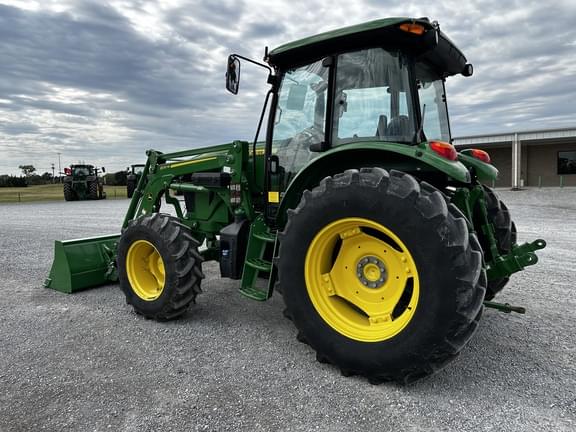 Image of John Deere 6120E equipment image 3