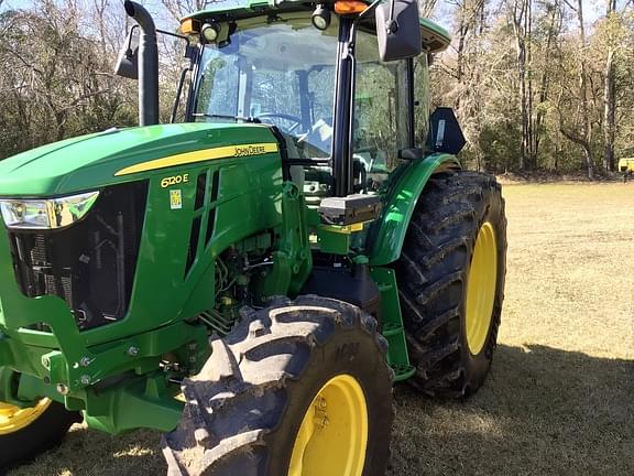 Image of John Deere 6120E equipment image 2