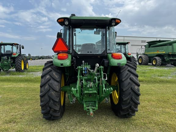 Image of John Deere 6120E equipment image 4