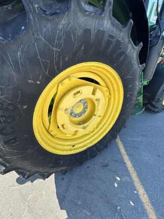 Image of John Deere 6120E equipment image 4