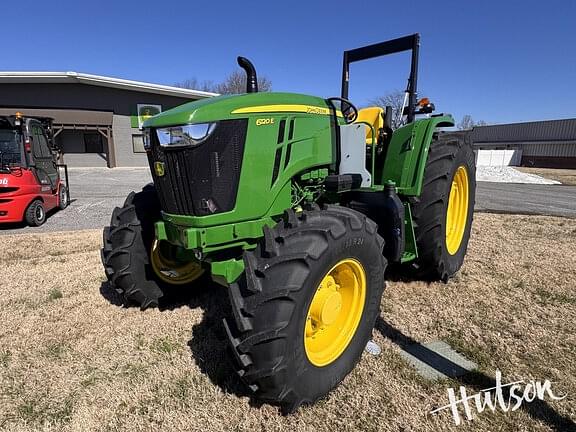 Image of John Deere 6120E equipment image 1