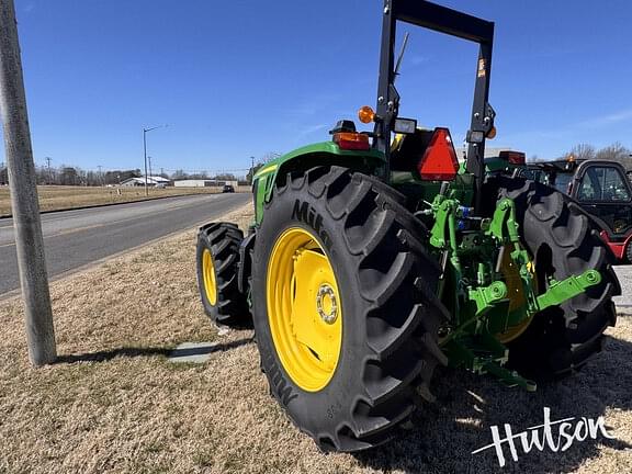 Image of John Deere 6120E equipment image 2