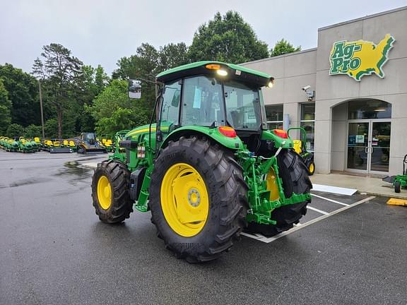 Image of John Deere 6120E equipment image 4