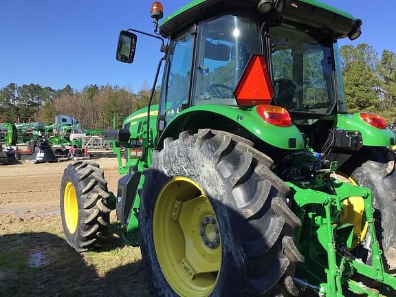 Image of John Deere 6120E equipment image 4