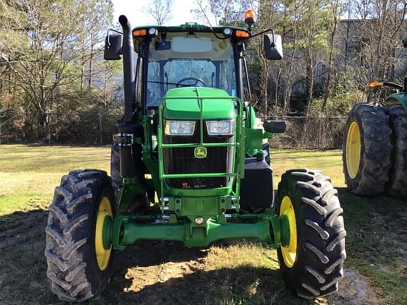 Image of John Deere 6120E equipment image 2