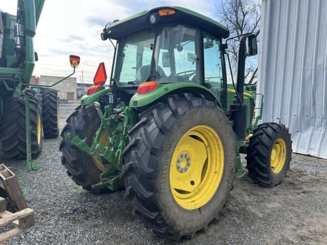 Image of John Deere 6120E equipment image 4