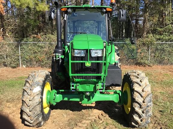 Image of John Deere 6120E equipment image 3