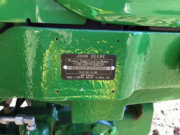 Image of John Deere 6120E equipment image 2