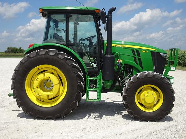 Image of John Deere 6120E equipment image 3