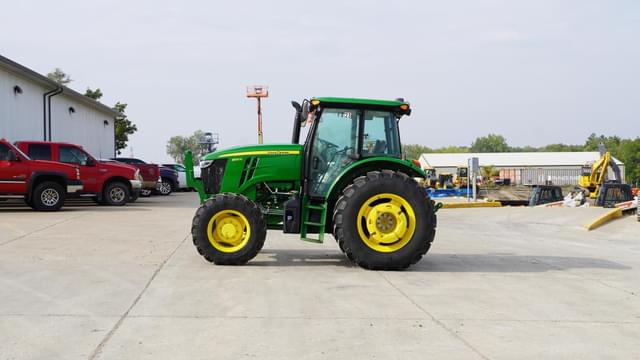 Image of John Deere 6120E equipment image 1