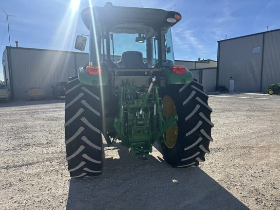 Image of John Deere 6120E equipment image 3