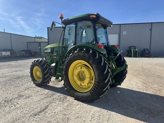 Image of John Deere 6120E equipment image 2