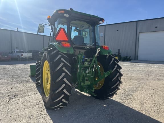 Image of John Deere 6120E equipment image 4