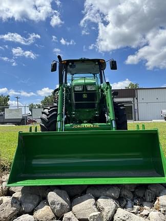 Image of John Deere 6120E equipment image 4