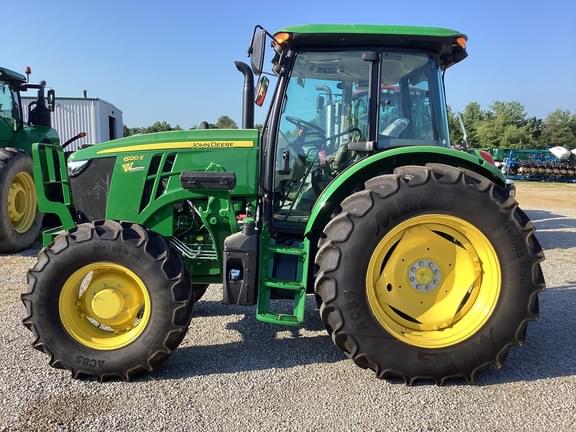 Image of John Deere 6120E equipment image 1