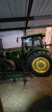 Image of John Deere 6120E equipment image 3