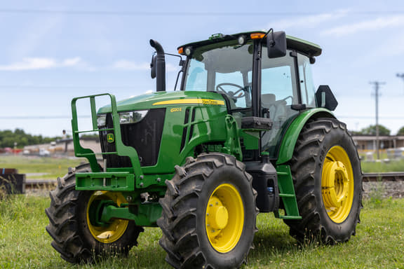 Image of John Deere 6120E equipment image 2