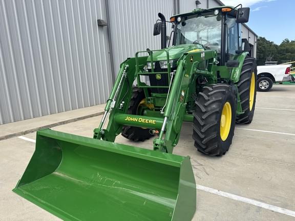 Image of John Deere 6120E equipment image 4