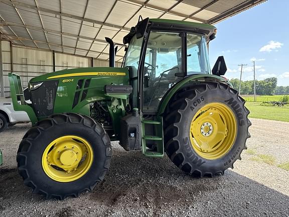 Image of John Deere 6120E equipment image 2