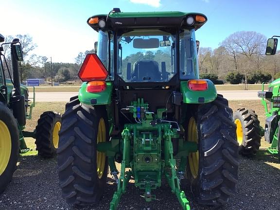 Image of John Deere 6120E equipment image 4