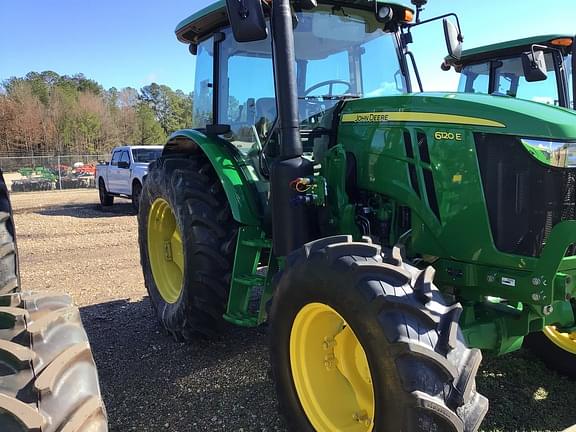 Image of John Deere 6120E equipment image 3