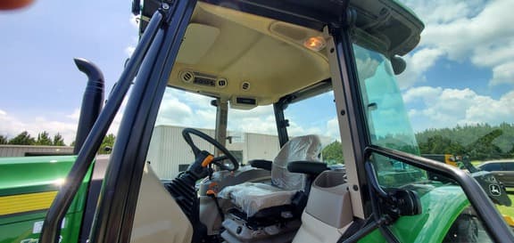 Image of John Deere 6120E equipment image 2