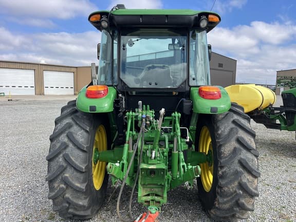 Image of John Deere 6120E equipment image 3