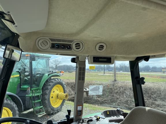 Image of John Deere 6120E equipment image 2