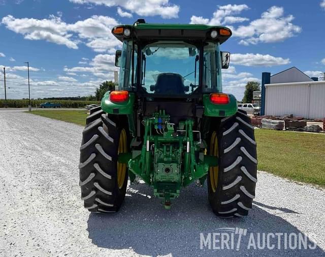 Image of John Deere 6120E equipment image 3