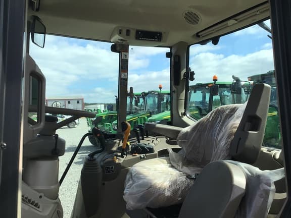 Image of John Deere 6120M equipment image 2