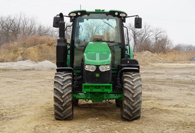 Image of John Deere 6120M equipment image 2