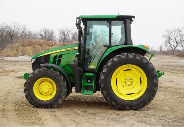 Image of John Deere 6120M equipment image 1