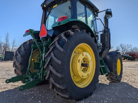Image of John Deere 6120M equipment image 2