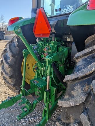 Image of John Deere 6120M equipment image 4