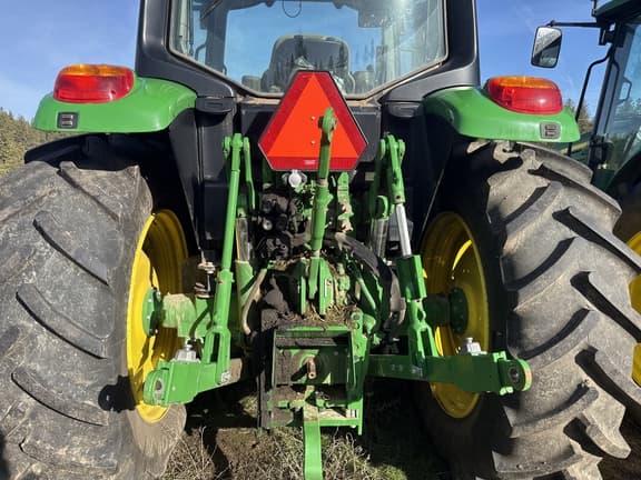 Image of John Deere 6120M equipment image 2