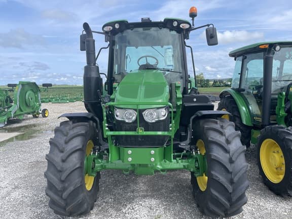 Image of John Deere 6120M equipment image 4