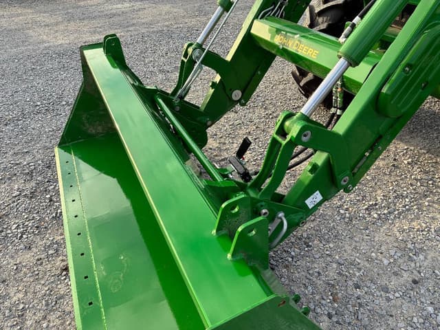 Image of John Deere 6120M equipment image 3