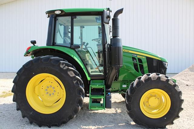Image of John Deere 6120M equipment image 1