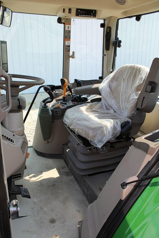 Image of John Deere 6120M equipment image 4