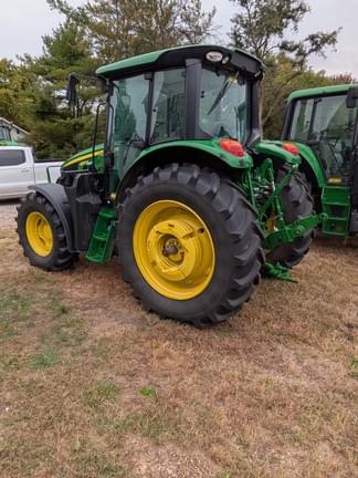 Image of John Deere 6120M equipment image 2