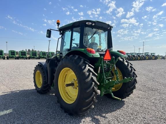 Image of John Deere 6120M equipment image 2