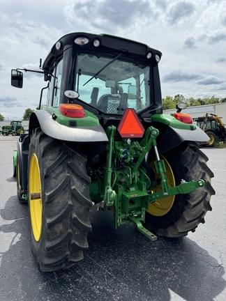 Image of John Deere 6120M equipment image 2