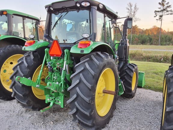 Image of John Deere 6120M equipment image 4