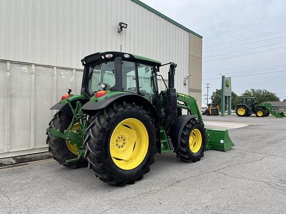 Image of John Deere 6120M equipment image 4